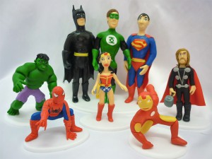 enfeites mesa super herois hulk homem aranha batman lanternaverde superhomem mulhermaravilha homemdeferro thor